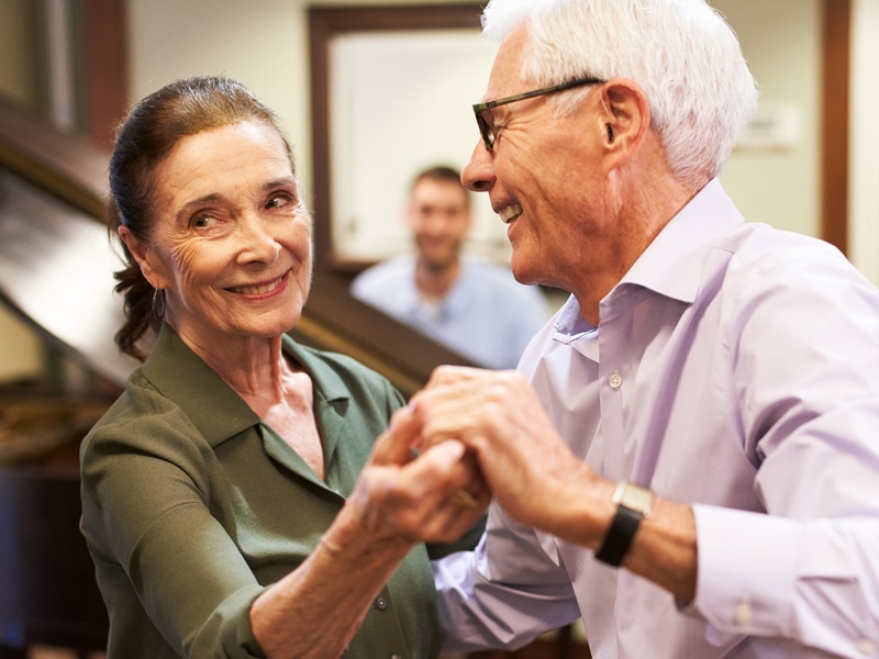 4 Ways to Support a Friend Whose Spouse has Dementia
